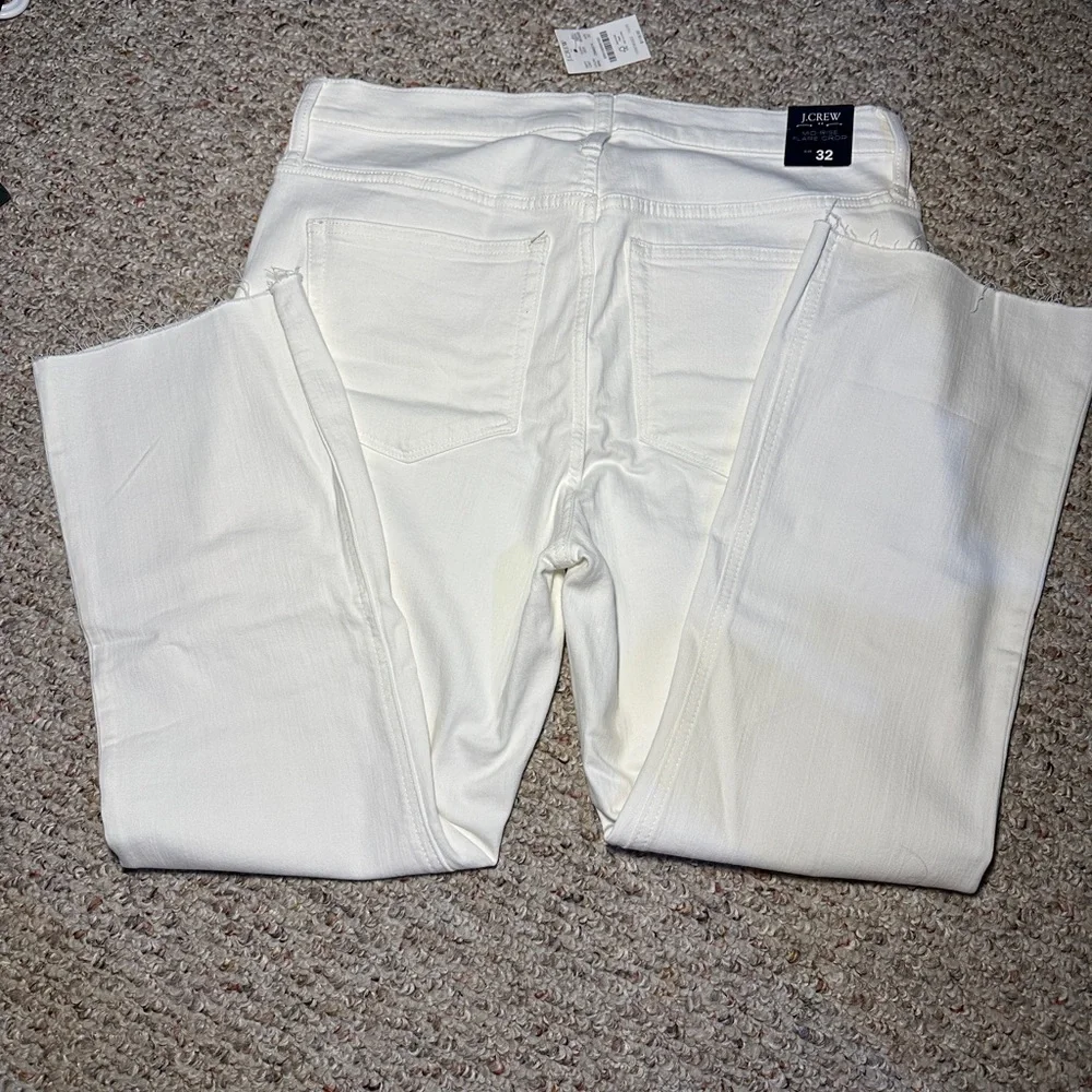 J. Crew Mid Rise Flare Crop White Jean in All Day Stretch Size 32 NWT - Picture 3 of 3